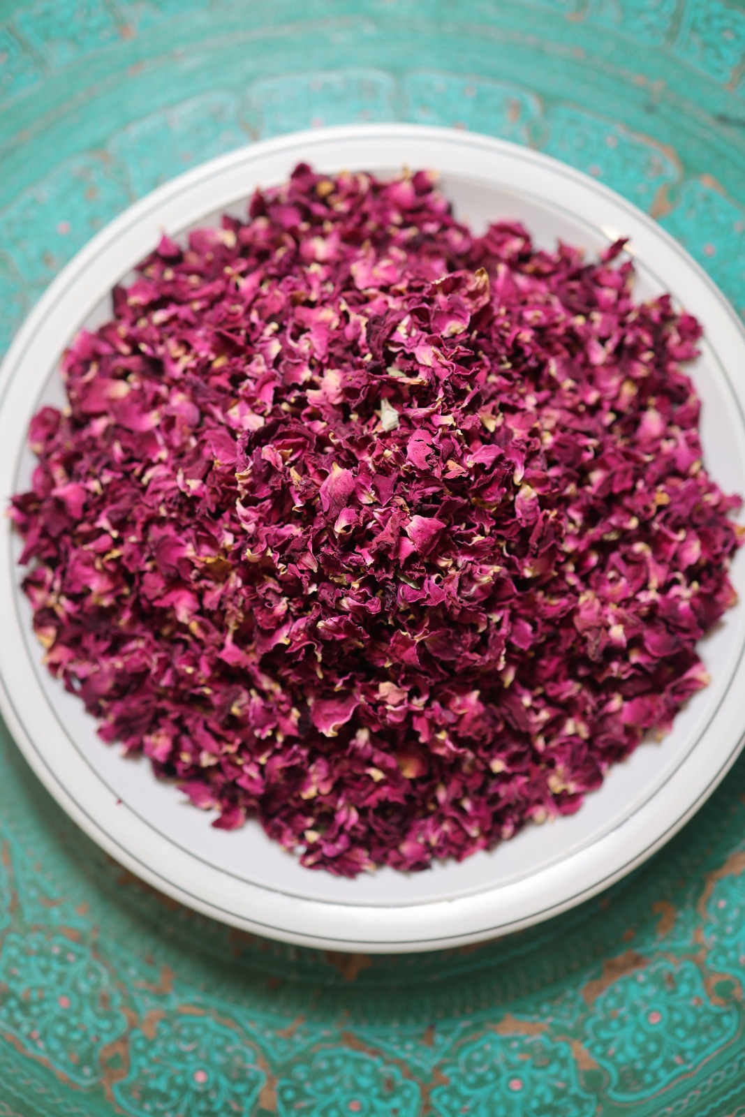 Sun-dried Rosa damascena petals from Kohenoor International, Pakistan — exported to Kuwait